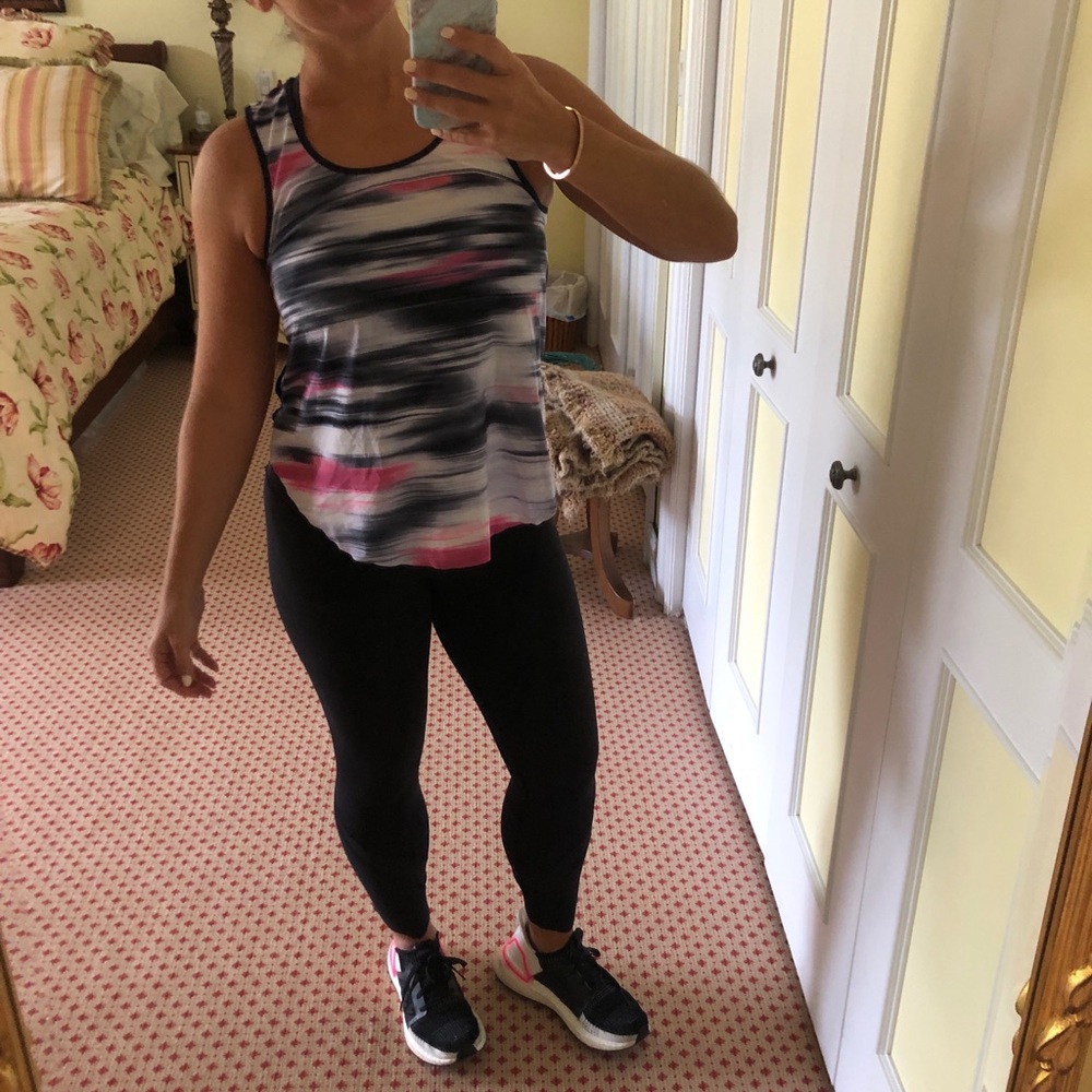 lululemon super lightweight run tank size 6